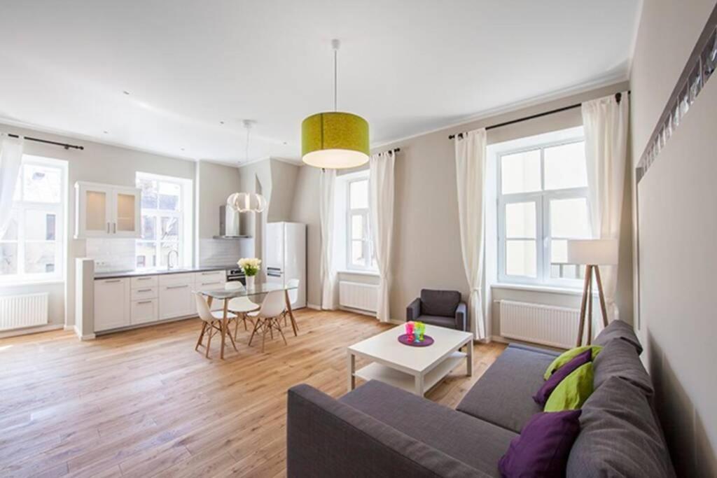 Modern & Spacious 80M2 Apartment In Riga Old Town Esterno foto