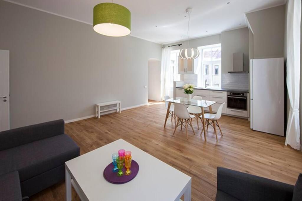 Modern & Spacious 80M2 Apartment In Riga Old Town Esterno foto
