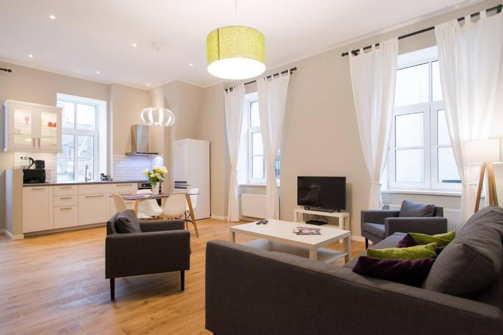 Modern & Spacious 80M2 Apartment In Riga Old Town Esterno foto